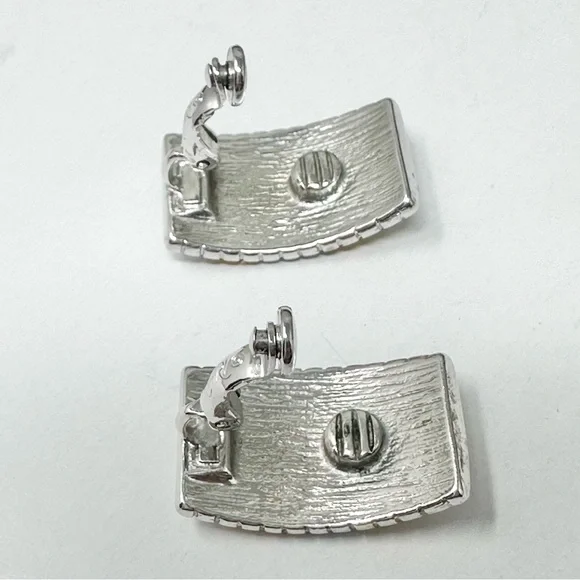 Trifari Signed Vintage Gold & Silver Tone Half Hoop Clip On Earrings - Picture 4 of 5